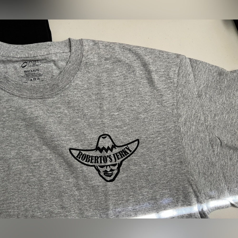 🩶🖤🕶️ROBERTO’S JERKY Gray Tee NWT
